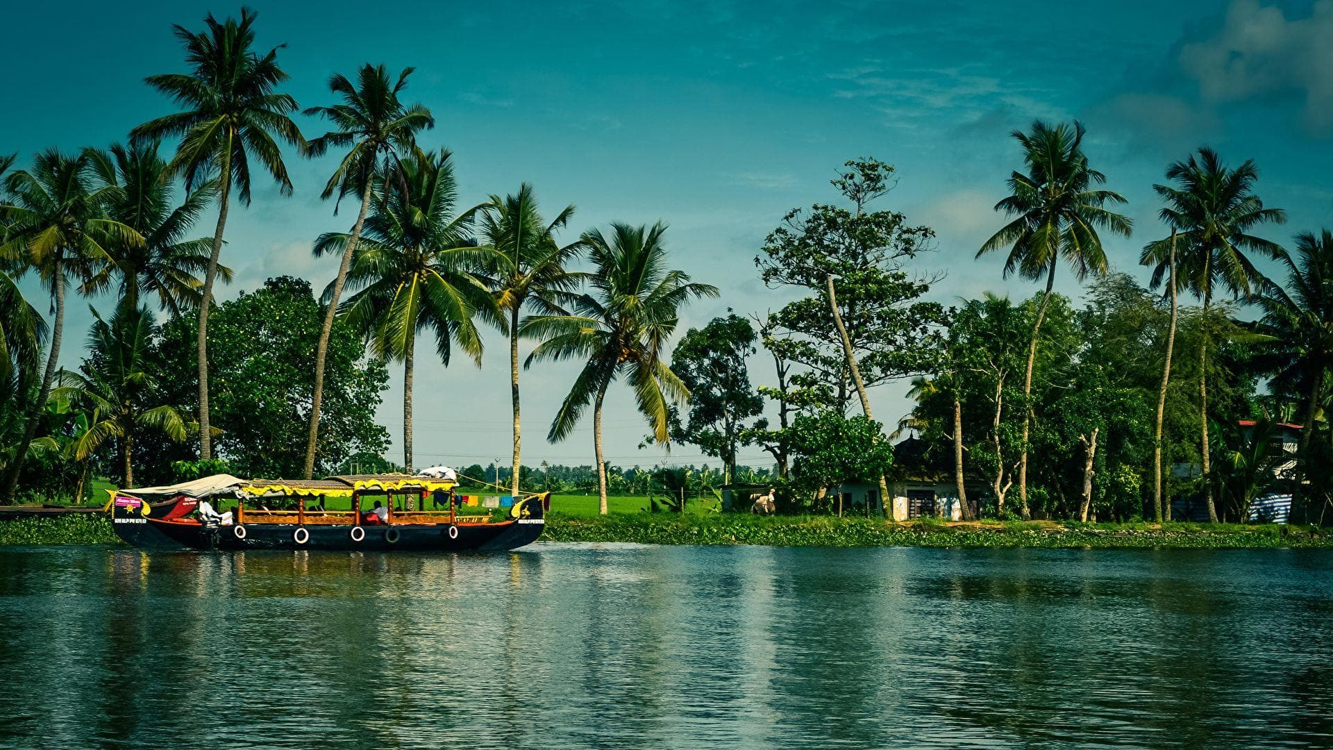 Munnar Weekend Getaway - Deluxe Package (2N/3D)
